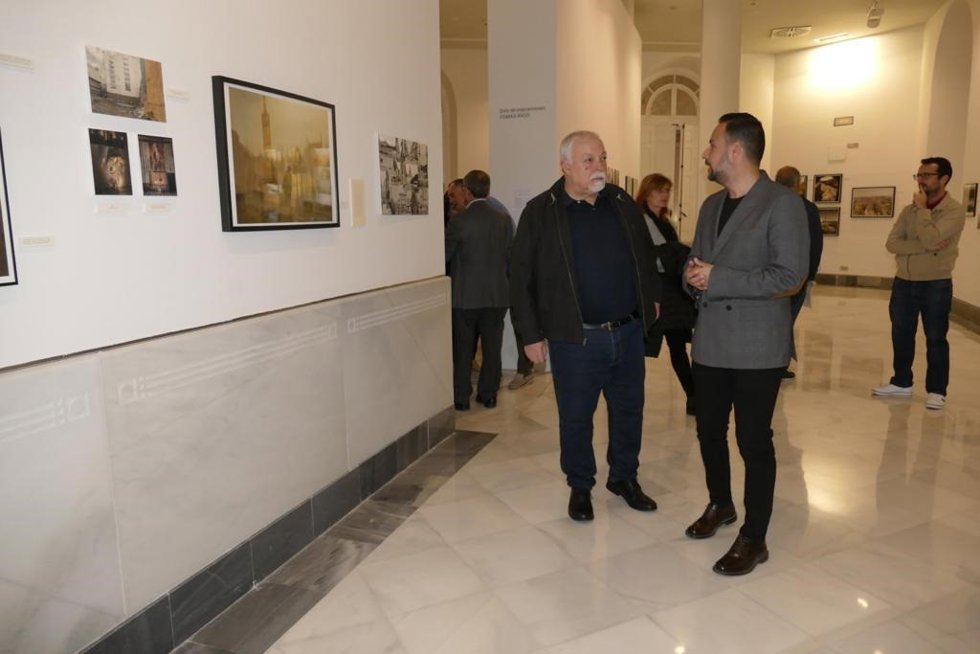 'Diálogos Con Mi Abuelo' Se Puede Ver En El Palacio Consistorial De Cartagena Hasta El 30 De Abril