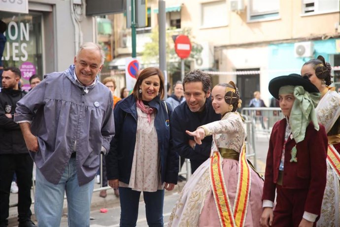 Sémper lamenta que moción de censura es un "espectáculo táctico":"No estamos condenados a tener una política lamentable"