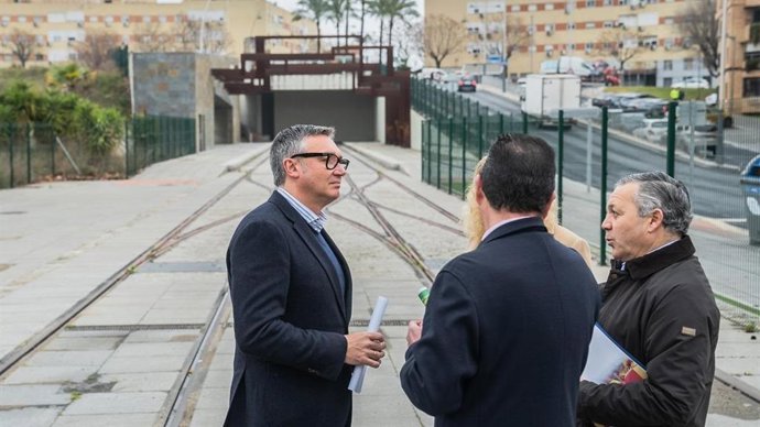 Vox pide a Moreno que "deje de mentir" sobre el tranvía de Alcalá tras dos años anunciando compra de trenes