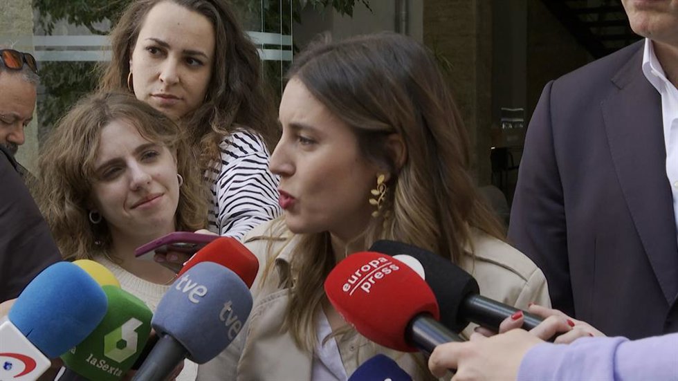 Montero dice que la propuesta de UP en la moción de censura es "mostrar la fuerz