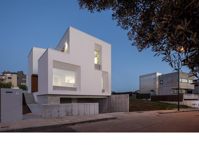 Casa Tomada de Vigo, proxecto de María Pilar González Ferro e Jordi Castro Andrade premiado polos XX Premios do Colexio de Arquitectos de Galicia.