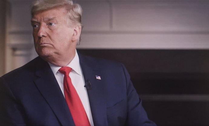 Archivo - HANDOUT - 22 October 2020, US, Washington: A screengrab from the US President Donald Trump official Facebook page released on 22 October 2020 shows US President Donald Trump reacts during the CBS '60 Minutes' interview with Lesley Stahl. Trump