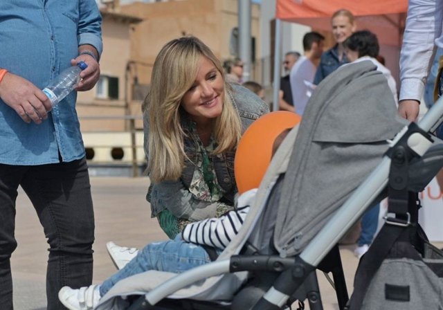 Cs propone reducir el IRPF en 10 puntos a todas las familias a partir del segundo hijo y del primero a monoparentales