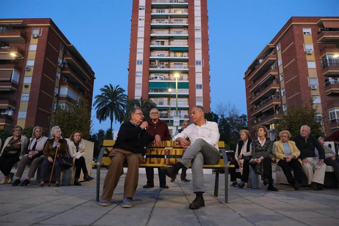 El candidato a la Alcaldía de Sevilla, José Luis Sanz, en Bami