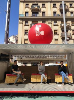 La teniente de alcalde de Ecología, Urbanismo, Infraestructuras y Movilidad de Barcelona, Janet Sanz, en un acto de partido en Barcelona