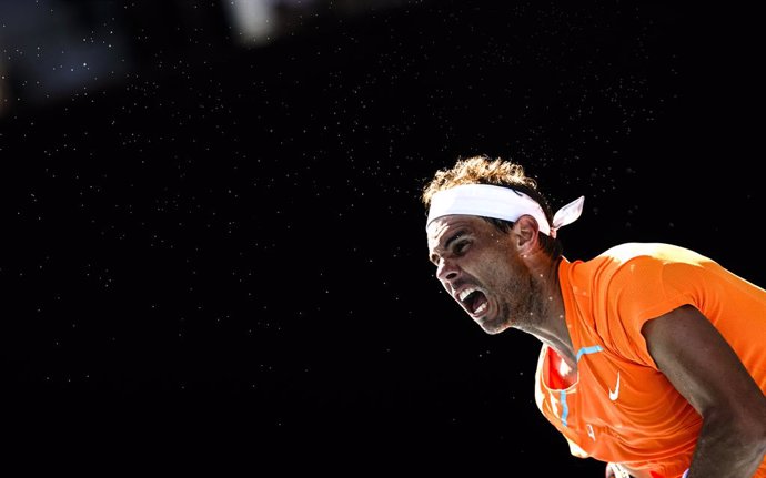Archivo - 16 January 2023, Australia, Melbourne: Spanish tennis player Rafael Nadal in action against UK's Jack Draper during their Men's Singles 1st Round match during the 2023 Australian Open tennis tournament at Melbourne Park. Photo: Frank Molter/dpa