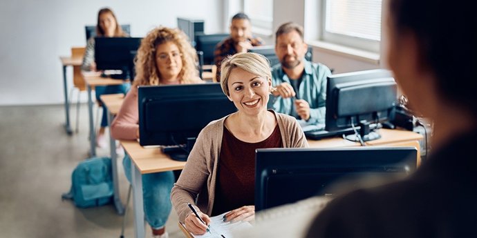 Cursos gratuitos permiten a empleados y parados mejorar sus competencias