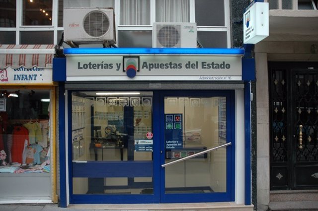 Adminstración de Loterías de la calle Casimiro Sainz de Santander
