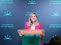 Guasp critica que la moción de censura hace "perder el tiempo" y "hace el juego a Sánchez y a Feijóo"