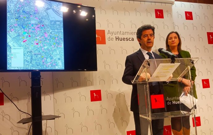 El alcalde de Huesca resalta que el ARRU  también genera actividad para las empresas locales de construcción