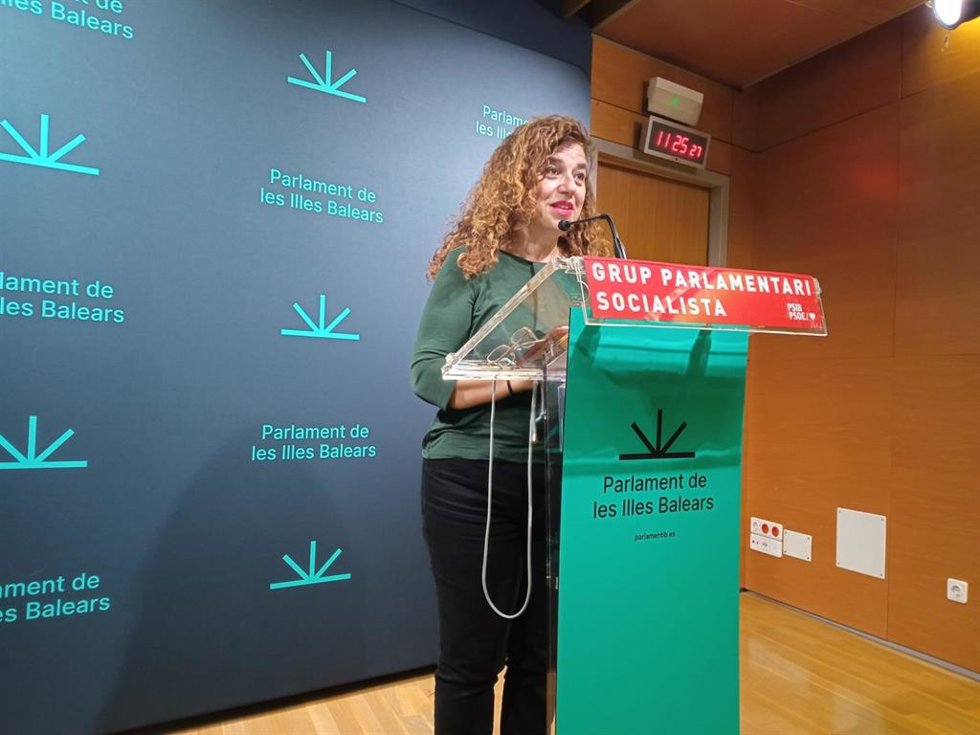 La portavoz del PSIB en el Parlament, Pilar Costa.