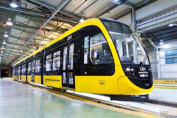 Archivo - CAF obtiene dos contratos de tranvías en Hungría y España por un importe superior a los 100 millones de euros