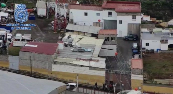 Solar inspeccionado por agentes de la Policía Nacional en Telde (Gran Canaria)