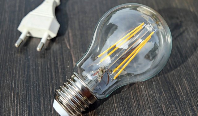 Archivo - Bono social eléctrico