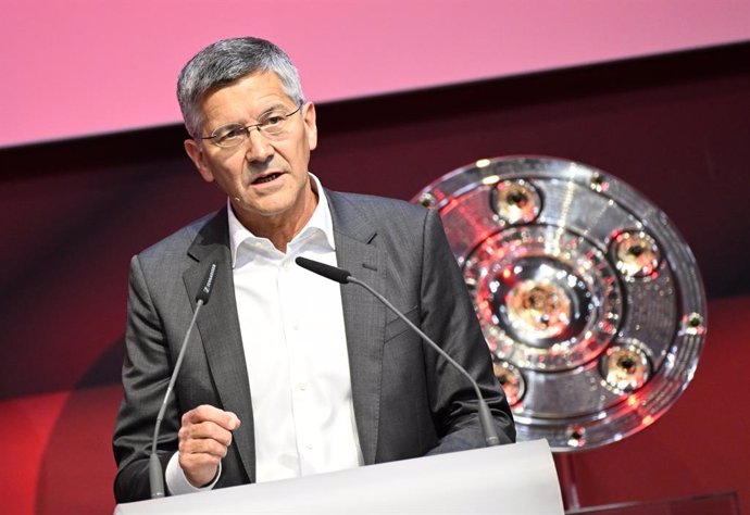 Archivo - FILED - 15 October 2022, Bavaria, Munich: Herbert Hainer, the president of FC Bayern speaks on stage at the annual general meeting of the FC Bayern Munich. Photo: Angelika Warmuth/dpa