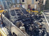 La Policía Científica de la Guardia Civil investiga la zona de Tui donde quemaron una veintena de coches