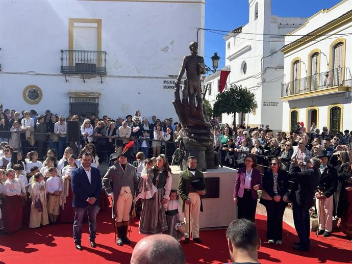 Inauguración del monumento a Rafael del Riego en la Plaza de la Constitución de Las Cabezas de San Juan.