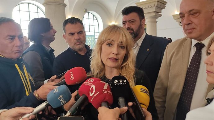 Carmen Castilla (UGT-A) atiende a los periodistas en la Diputación de Córdoba.