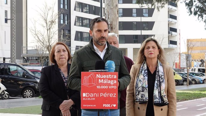 El candidato socialista a la Alcaldía de Málaga, Daniel Pérez, en rueda de prensa