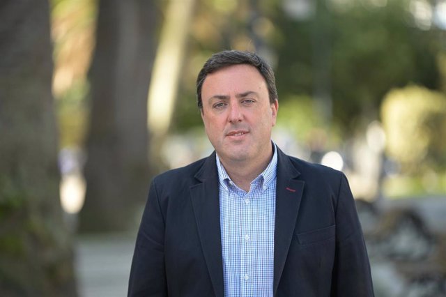 Archivo - El presidente de la Diputación de A Coruña y secretario xeral del PSdeG,, Valentín González Formoso