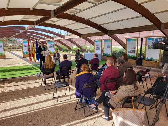 'Bosques Para La Salud', Itinerarios Por Espacios Naturales Para Promover El Contacto Con La Naturaleza. Acto De Presentación Con Asistencia Del Consejero, Juan Carlos Suárez-Quiñones.