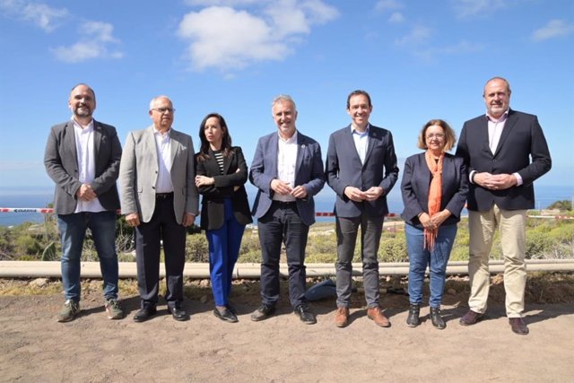 Acto oficial del inicio de las obras del nuevo elnace eléctrico submarino entre Tenerife y La Gomera en la zona donde se construirá la nueva subestación de Chío