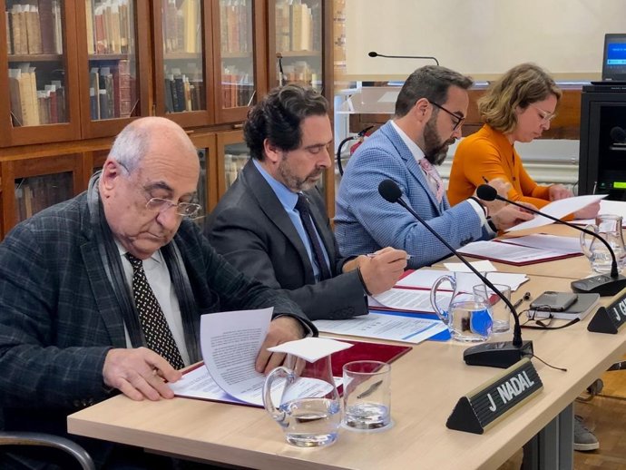 El conseller de Investigación y Universidades, Joaquim Nadal; el rector de la UB, Joan Gurdia; el conseller de Territorio, Juli Fernndez; y la teniente de alcalde de Barcelona Laia Bonet, este lunes.