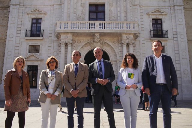 Nota De Prensa Y Fotografías. Acuerdos Universidad De Sevilla