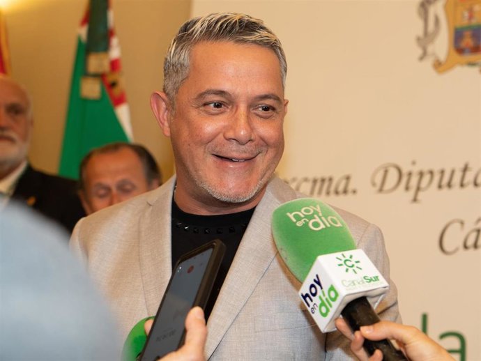 Alejandro Sanz,  distinguidos como Hijos Predilectos de Cádiz