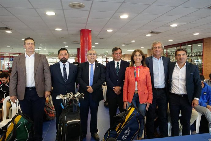 Presentación de la asignatura y las prácticas de golf de los alumnos del grado en Ciencias de la Actividad Física y del Deporte