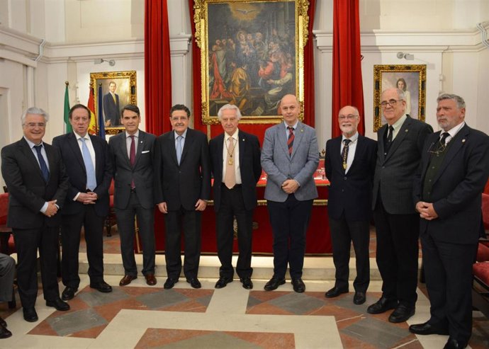 La Academia de Medicina y Cirugía y Fundación CEU Fernando III impulsan el debate sobre inteligencia artificial