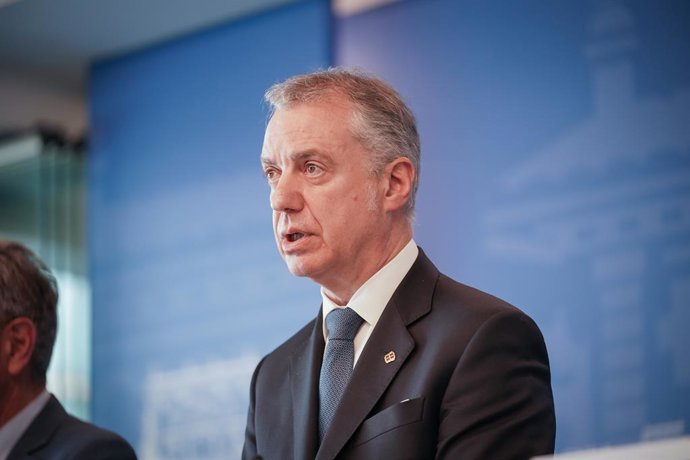 El Lehendakari, Iñigo Urkullu, ofrece una rueda de prensa tras una reunión para tratar los retos comunes de los territorios atlánticos en el Ajuria Enea, a 13 de marzo de 2023, en Vitoria, Álava, País Vasco (España). Durante el encuentro, se ha abordado
