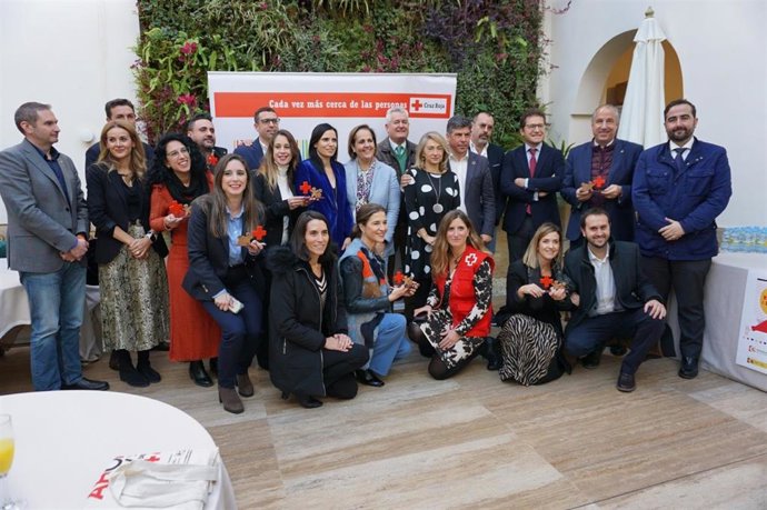Gálvez (centro), en el reconocimiento a empresas celebrado por Cruz Roja a finales del pasado año.