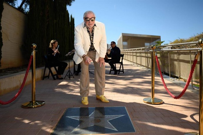 El especialista Paco Barrilado destapa su estrella en la Casa del Cine de Almería.