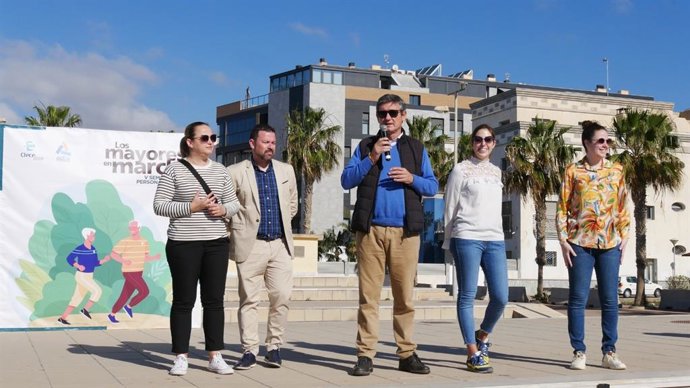 El alcalde de Adra inaugura la V Semana de las Personas Mayores.