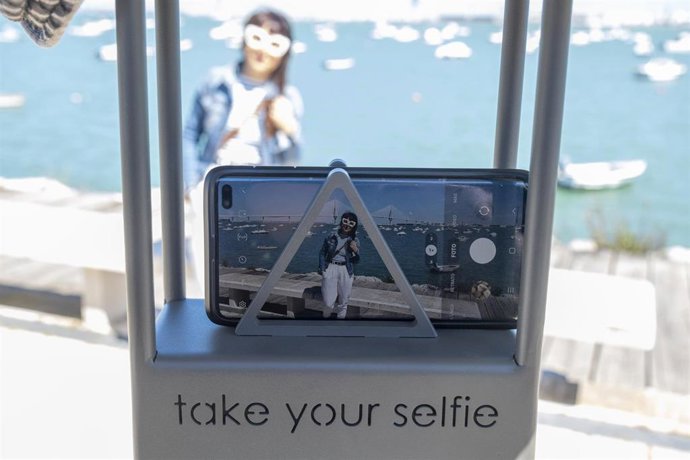 Cádiz instala soportes para cámaras en el paseo de la Bahía con "los mejores encuadres" de la ciudad