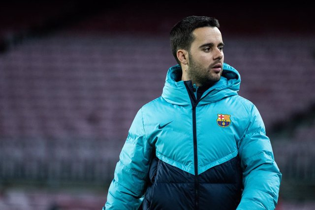 Archivo - Jonatan Giraldez, head coach of FC Barcelona, looks on during UEFA Women’s Champions League, football match played between FC Barcelona and FC Rosengard at Spotify Camp Nou on November 24, 2022 in Barcelona, Spain.
