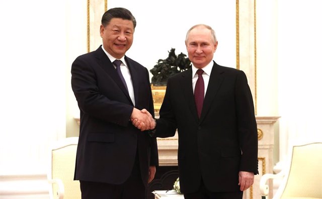 Xi Jinping y Vladimir Putin en Moscú