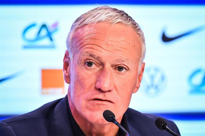 El seleccionador francés, Didier Deschamps, atiende a los medios de comunicación.