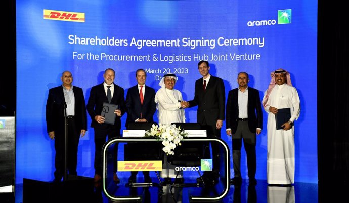 From left, Aramco Acting Executive Vice President of Strategy & Corporate Development Ashraf A. Al Ghazzawi, DHL Supply Chain Europe, Middle East and Africa CEO Hendrik Venter, DHL Supply Chain CEO Oscar de Bok, Aramco President & CEO Amin H. Nasser, De
