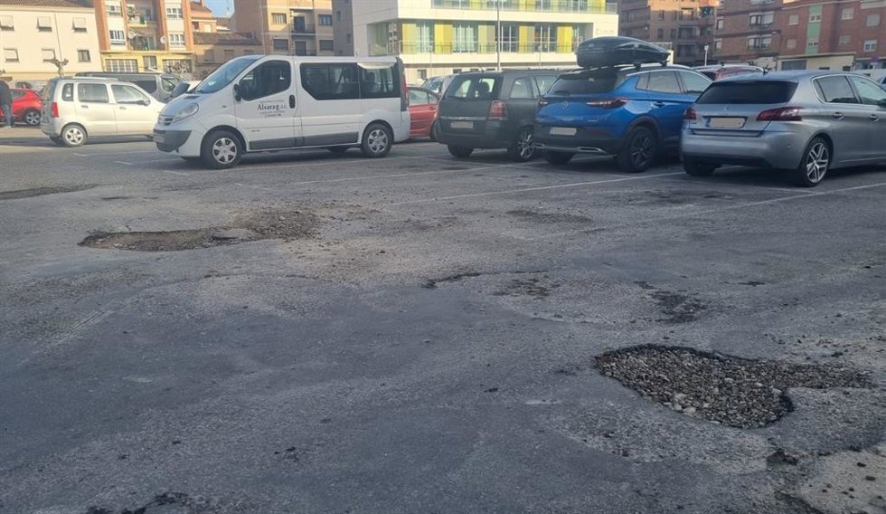 Iniciados los trabajos de asfaltado y reparación del aparcamiento del Silo de Calahorra