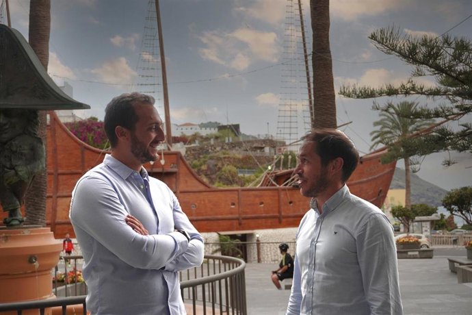 Miguel Perdigón y Mariano Zapata, presidente del Cabildo de La Palma