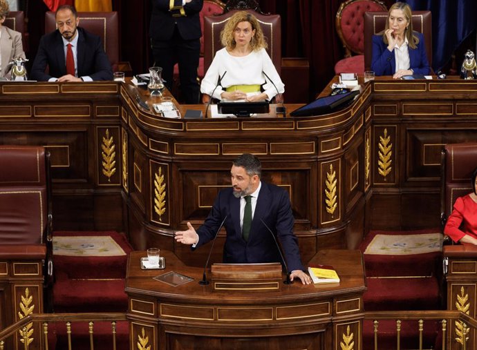 El líder de VOX, Santiago Abascal, interviene durante un debate de la moción de censura, en el Congreso de los Diputados, a 21 de marzo de 2023, en Madrid (España). El Salón de Plenos del Congreso acoge hoy y mañana, 22 de marzo, el debate de la moción 