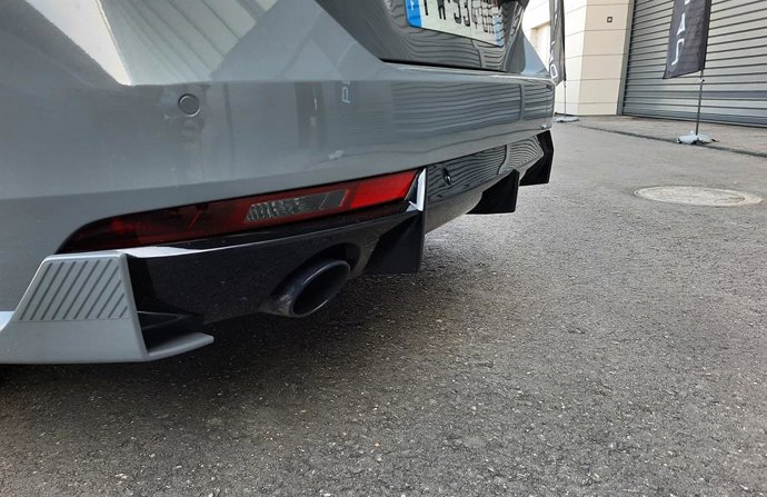 Archivo - Tubo de escape.