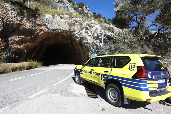 Un coche de emergencias en la Serra de Tramuntana.