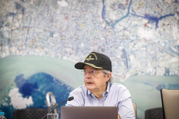 Guillermo Lasso, presidente de Ecuador, durante una reunión del Comité de Operaciones de Emergencia