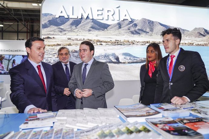 Archivo - Presencia del destino 'Costa de Almería' en Fitur.