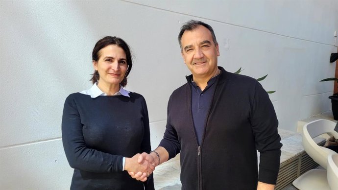 El director del Festival de Cine de Alicante, Vicente Seva, y la directora del London Spanish Film Festival, Joana Granero