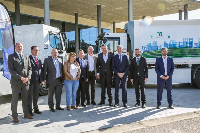 Presentación de la nueva gama de vehículos eléctricos de Renault Truck en las instalaciones del concesionario de Talavera de la Reina Talauto