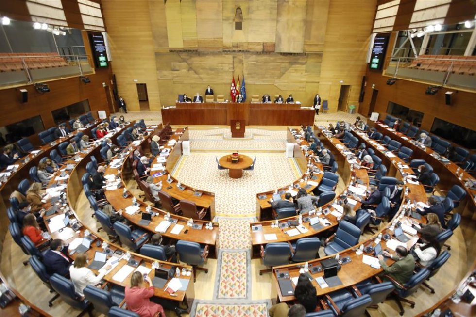 Archivo - Vista general del hemiciclo de la Asamblea de Madrid, durante una sesión de control al Gobierno de la Comunidad de Madrid, en la Asamblea de Madrid, a 18 de noviembre de 2021, en Madrid (España). El Pleno de la Asamblea de Madrid de este jueve